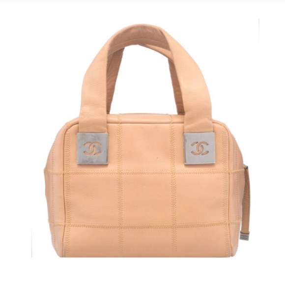 SOLD Vintage Chanel Beige Leather Quilted Bowler - Picture 2 of 4